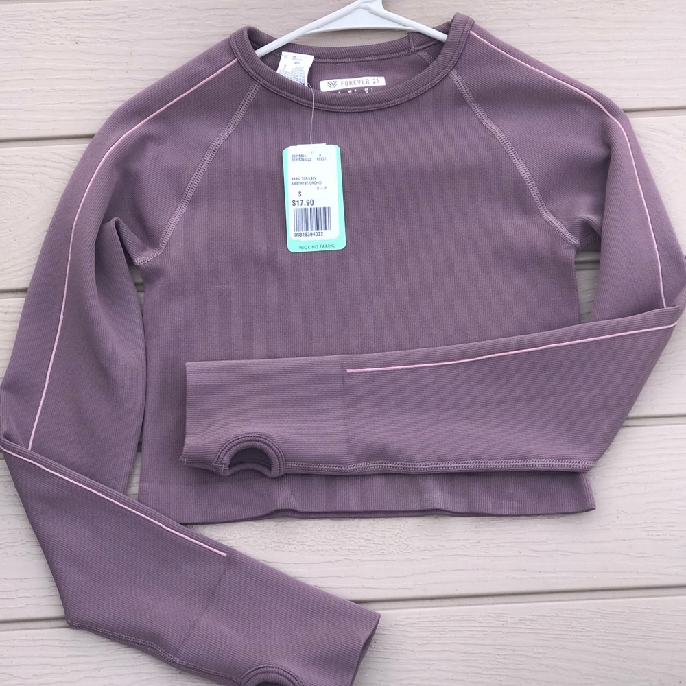 Forever21 Workout Long sleeve crop top!